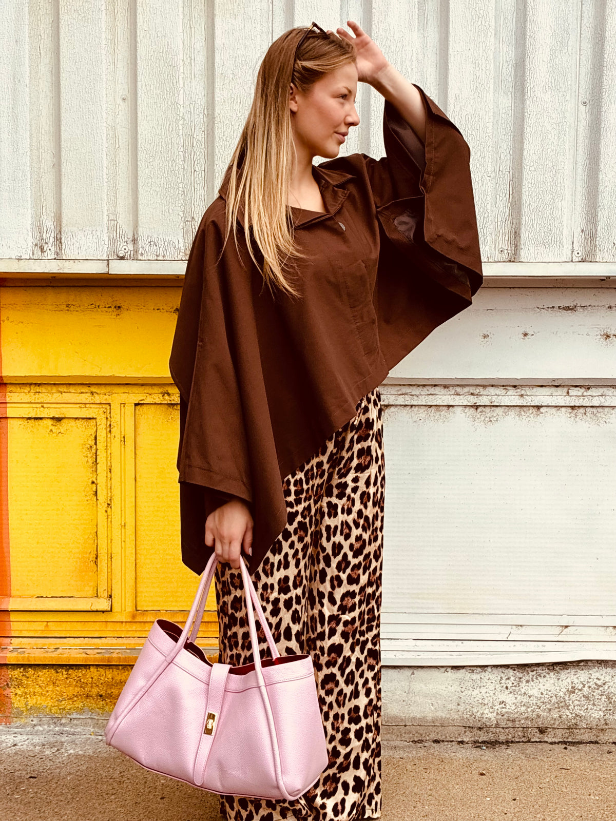 MARIE Poncho Bruin